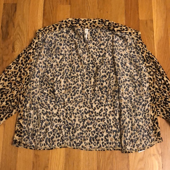 Zara Chetah Animal Print Cropped/ Crop Button Up Top trf collection Size Small - Picture 13 of 16